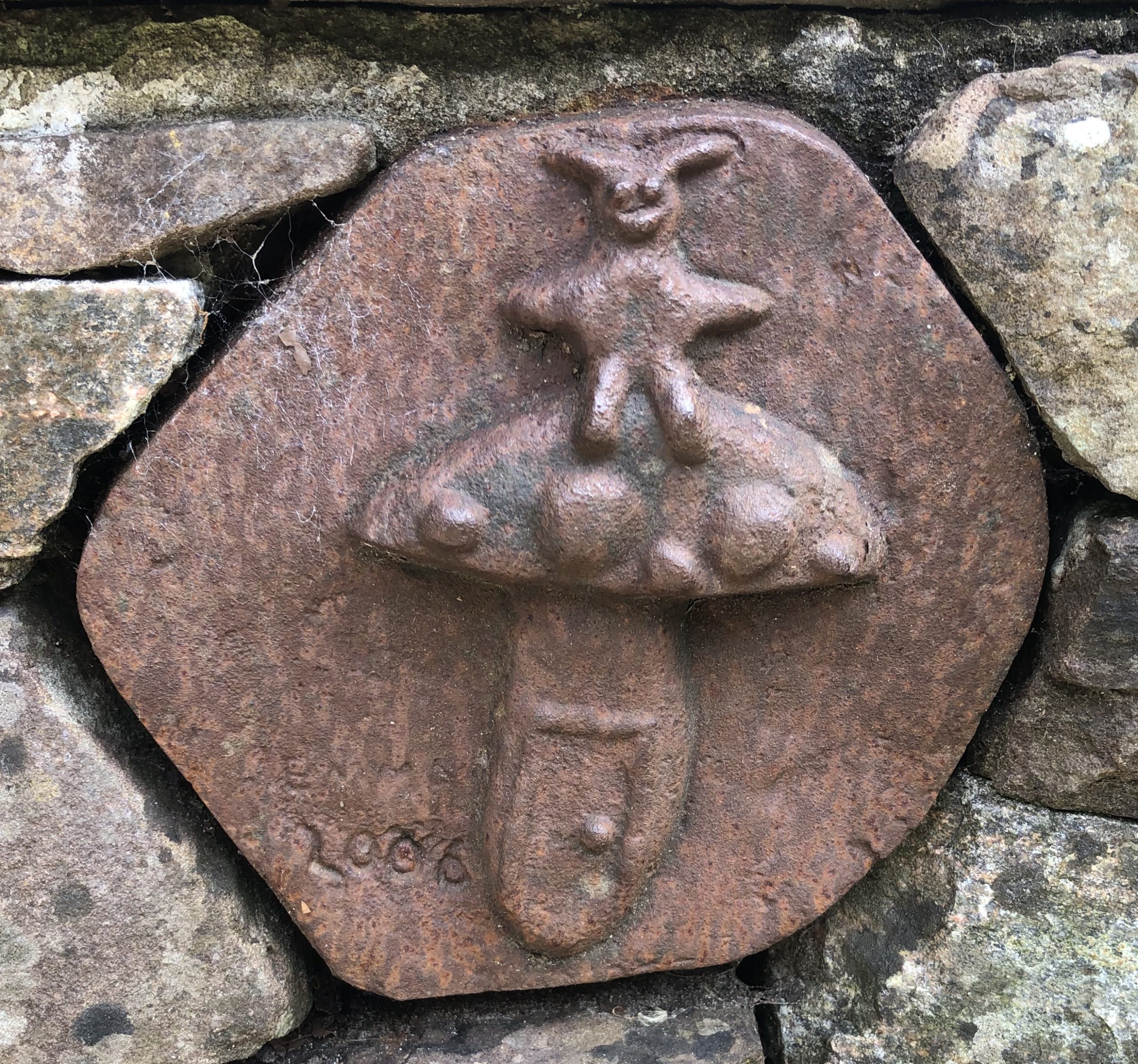 Stone toadstool tile