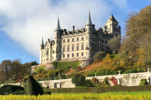 Picture of Dunrobin castle from the Gardens